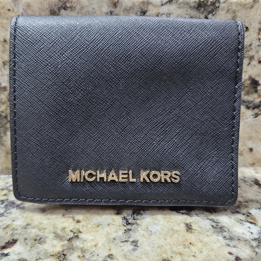 Black Michael Kors / Bi-fold Wallet